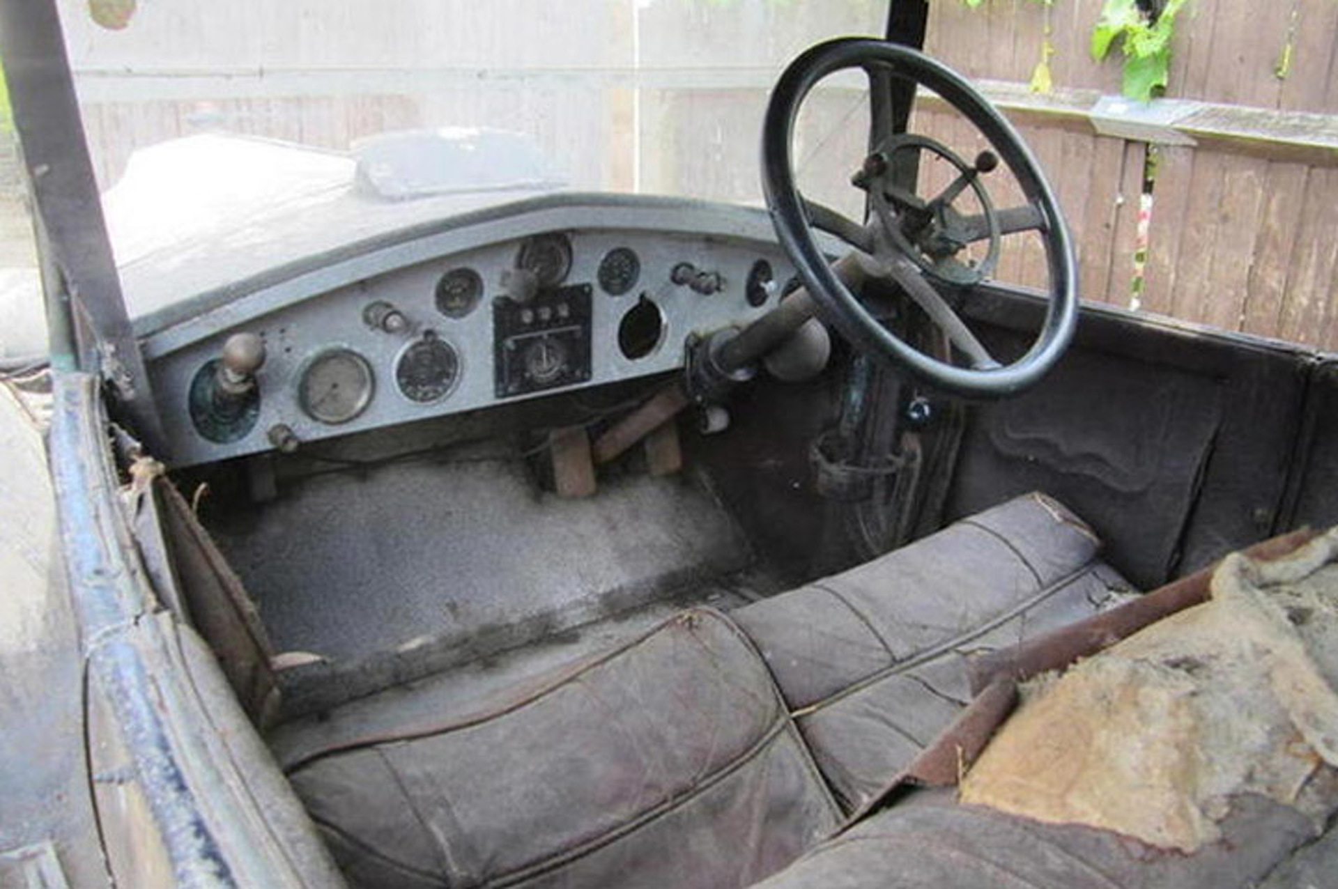 Rare 1923 Vauxhall Taxi Sells For $89K at Auction