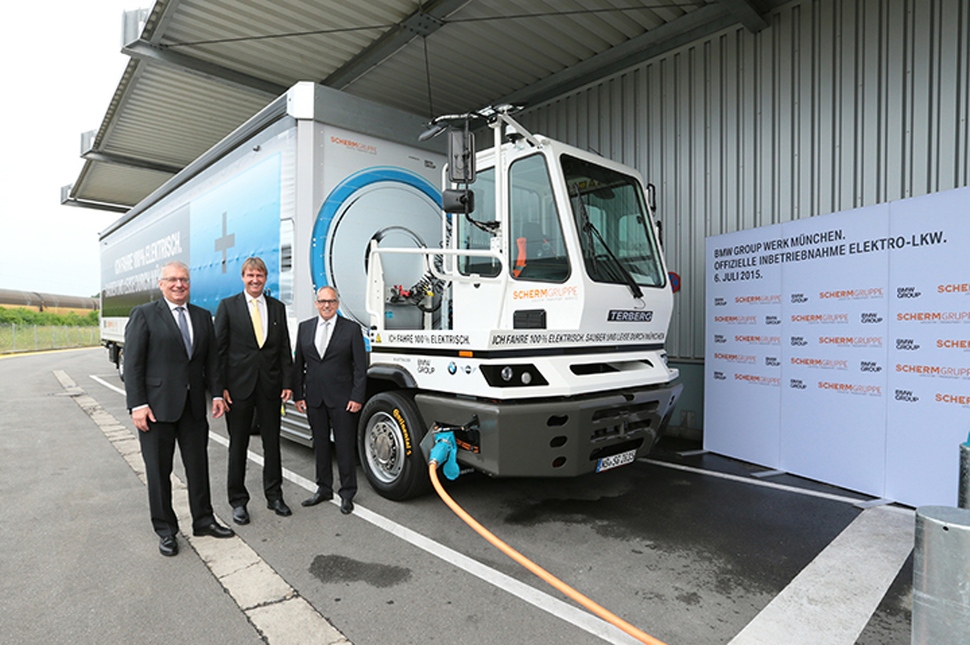 BMW Unleashes World's First Electric Semi on German Roads