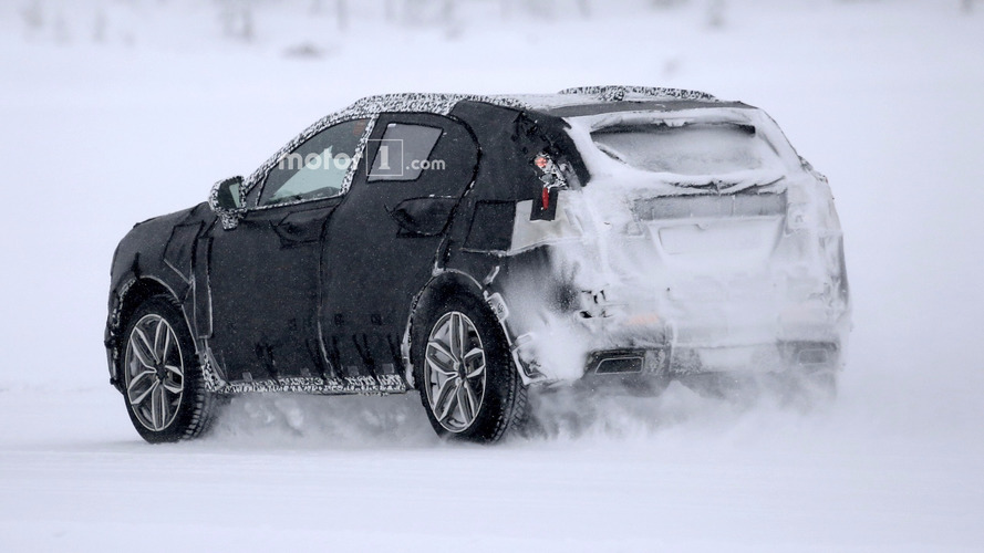 2019 Cadillac XT4 spy photo
