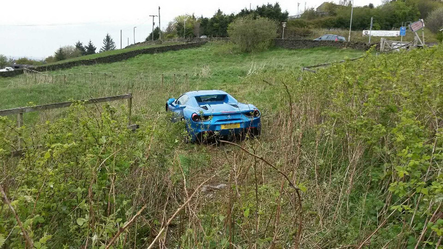 Ferrari 488 Spider crash