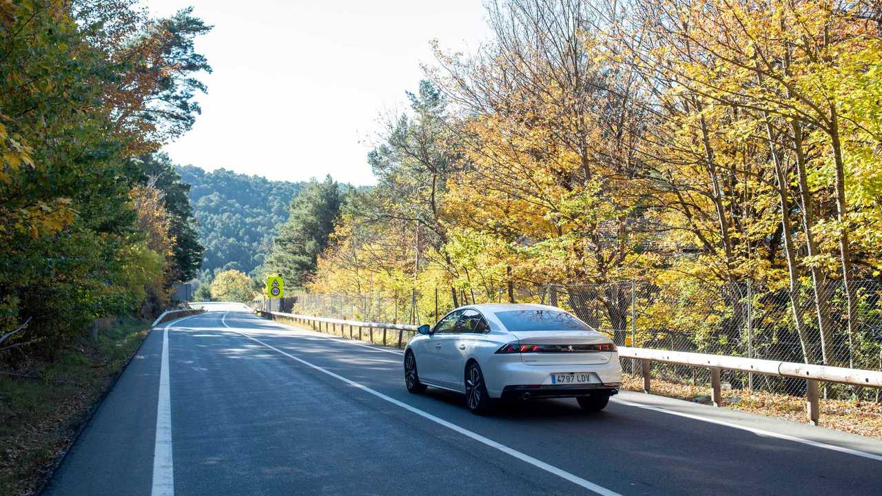 Peugeot 508 HYbrid 225 2020 primera prueba