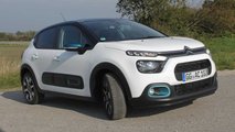 Citroen C3 (2020): Das Facelift ist erkennbar an der nach unten abzweigenden Chromlinie an der Front.