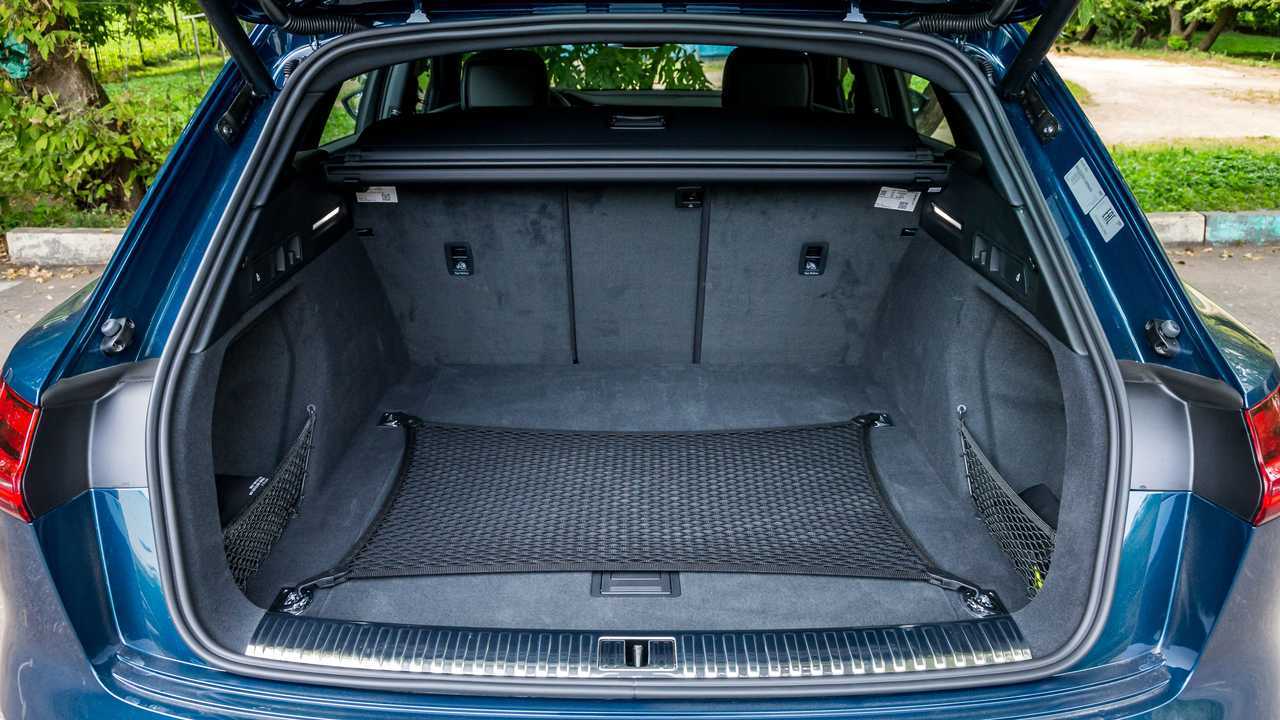 Тест-драйв Audi e-tron
