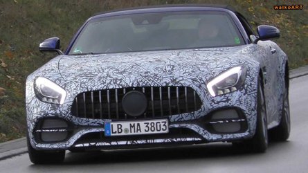 İlginç Egzozlu Bir Mercedes-AMG GT Roadster Prototipi