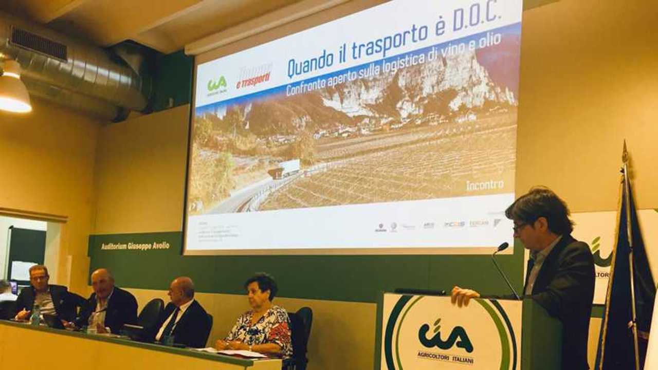 [copertina] trasporto vino olio