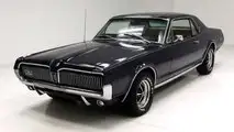 Le Mercury Cougar XR-7 de 1967 est un chat furtif