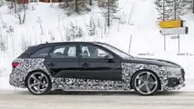 2020 Audi RS4 Avant lifting foto spia