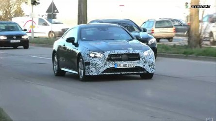 Makyajlı Mercedes E-Serisi Coupe ve Cabrio'nun Casus Videosundan Ekran Görüntüleri