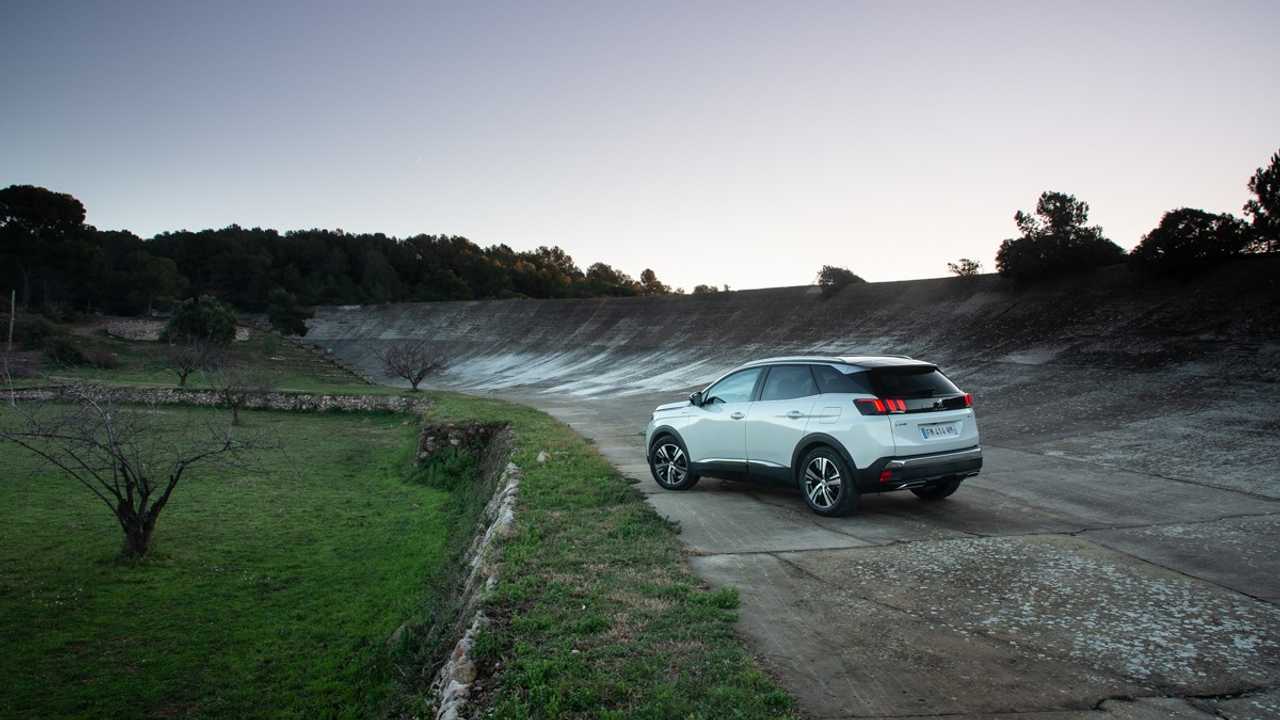 Essai Peugeot 3008 HYbrid4