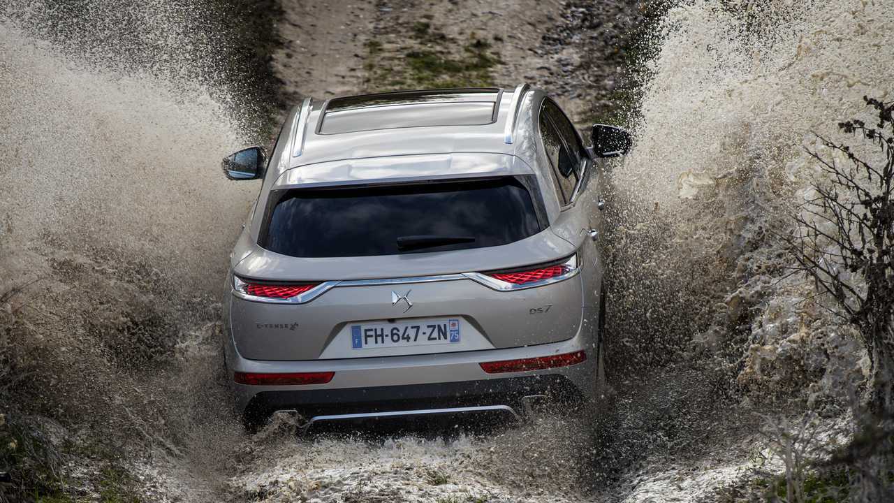 Auto ibrida plug-in, come si guida in offroad