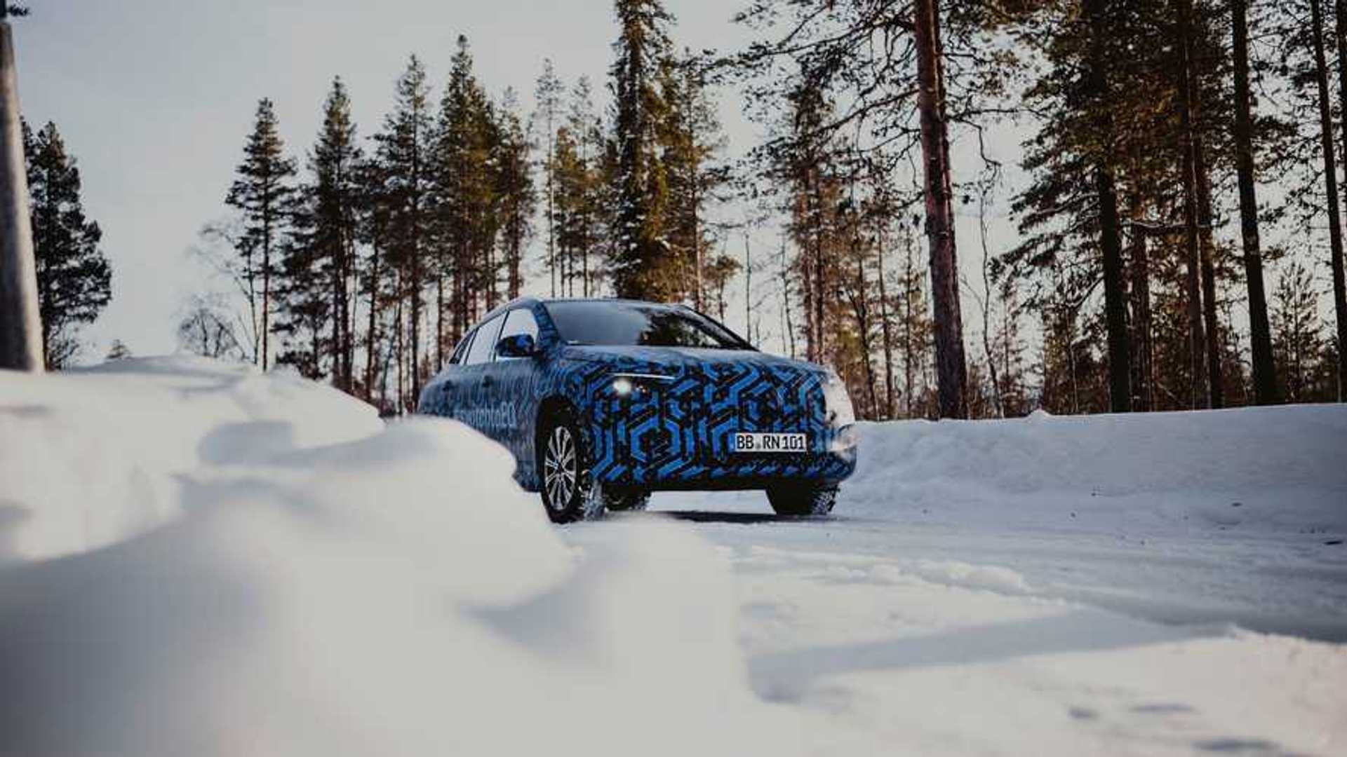 Mercedes-Benz EQA prototype during the winter test in Sweden