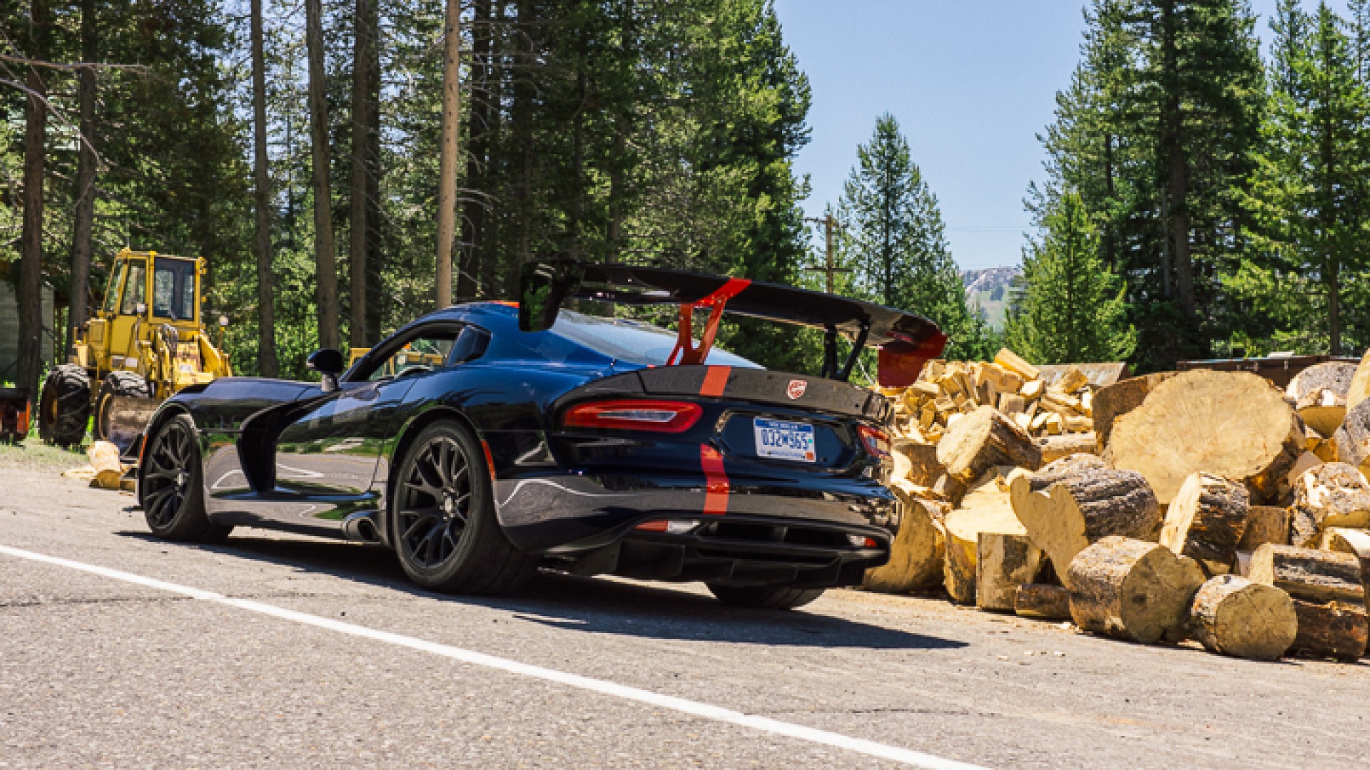 Roadtripping in a 2016 Dodge Viper ACR is the Best Bad Idea