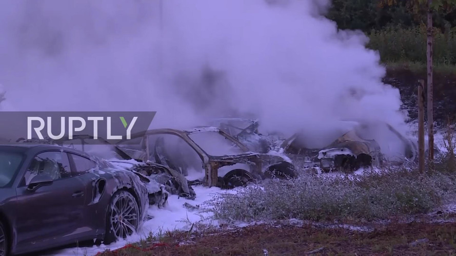 Fire at Porsche dealer in Hamburg