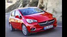 Mädels fahren Corsa, Senioren Benz