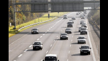 Autobahnkreuz mit Abbiegespuren: Wann darf ich rechts schneller fahren?