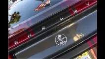 Schlange mit Extra-Gift