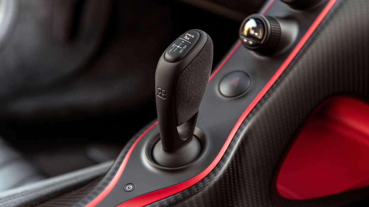 2021 Bugatti Chiron Pur Sport shifter