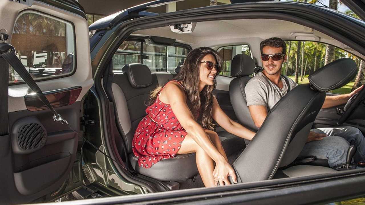 Así funciona la tercera puerta de la nueva Fiat Strada 2014