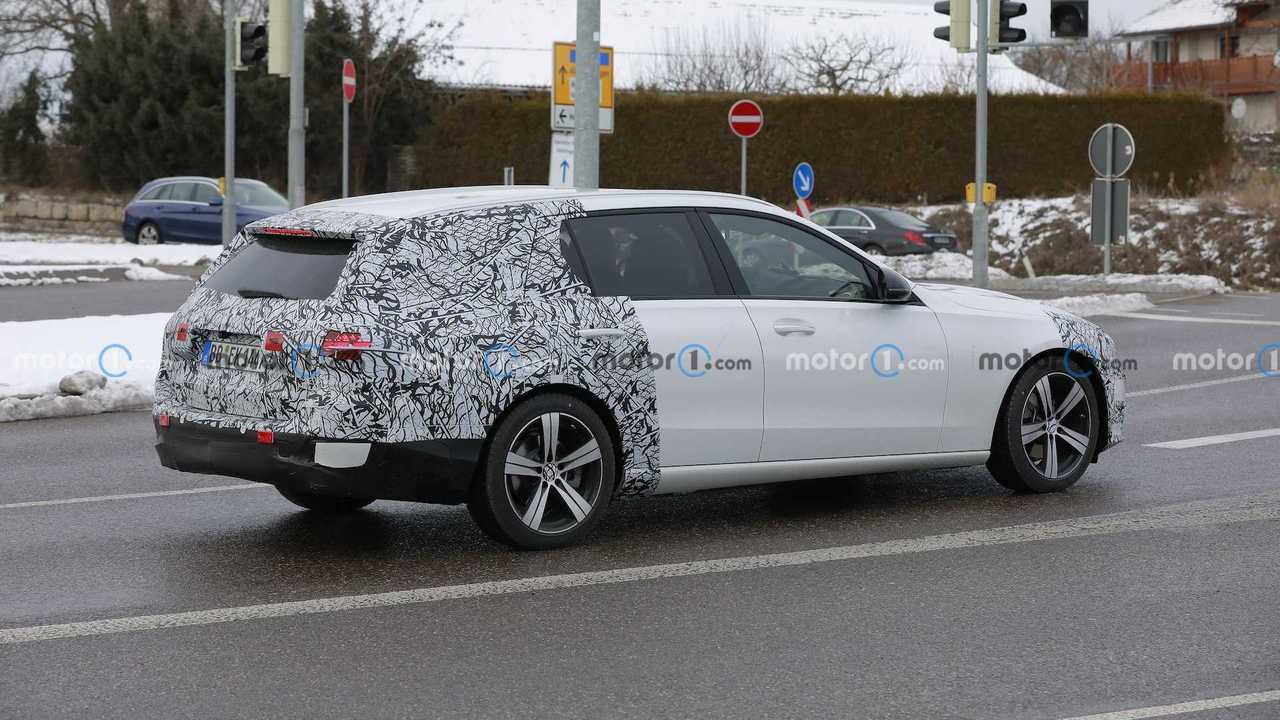 Nuova Mercedes Classe C Station Wagon, nuove foto spia