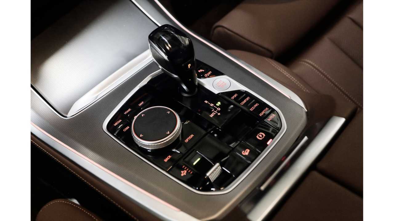 THE X5_interior mesh effect_BMW CHOOSE YOUR X 2021