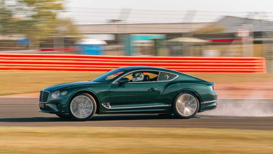 Ha valakinek az volt a baja, hogy Bentleyvel nem lehet driftelni, a Continental GT Speed ezt megoldja