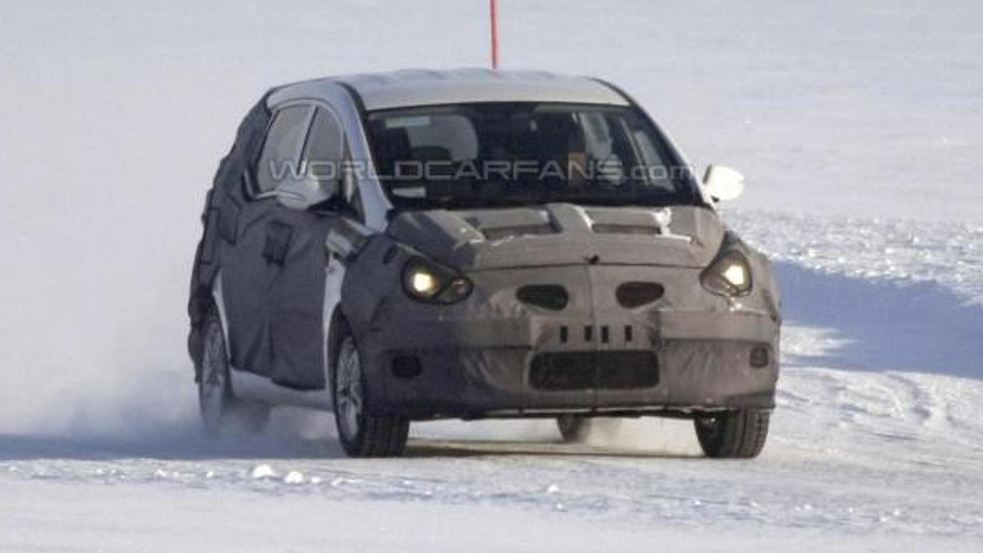 Hyundai ix30 MPV/Crossover spied dancing on ice