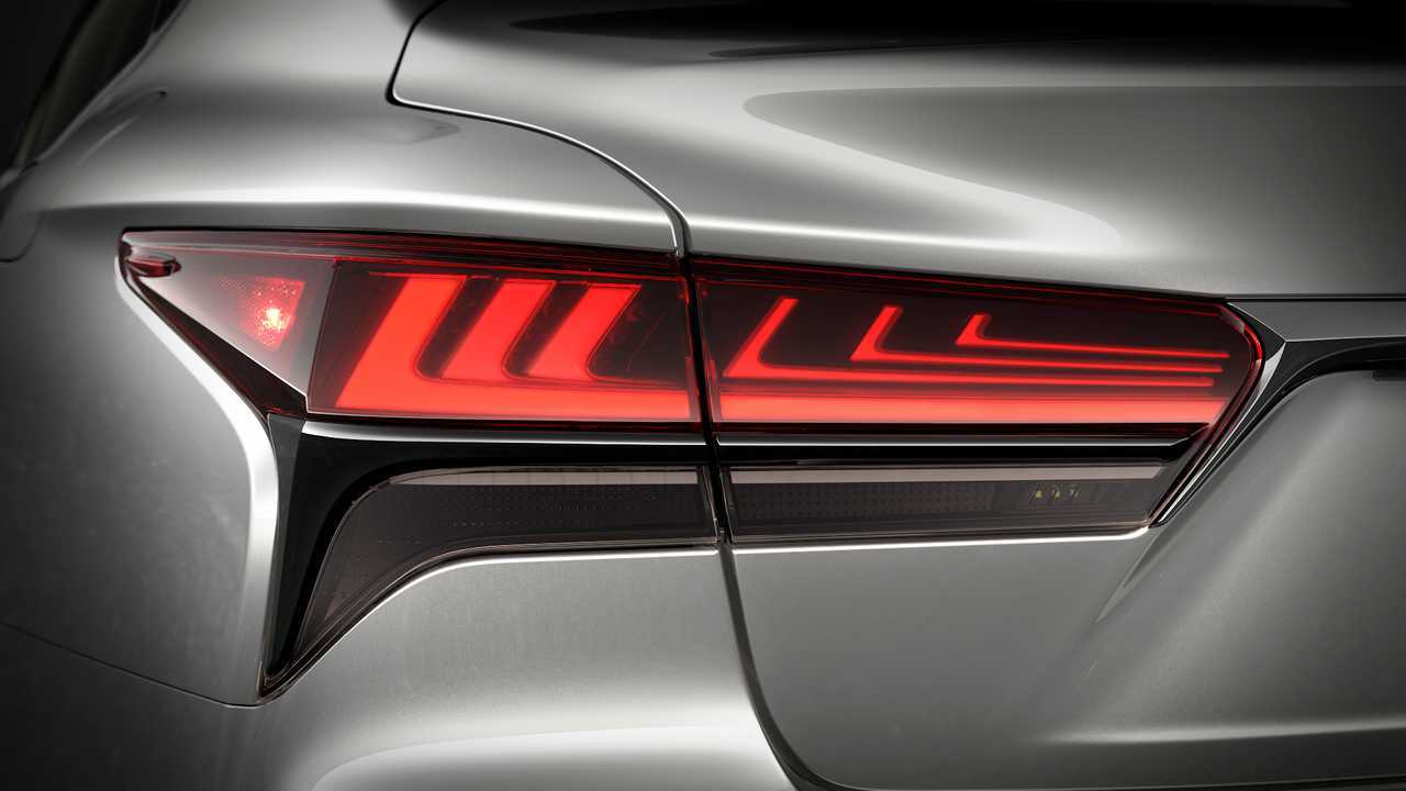 Обновленный Lexus LS (2020)