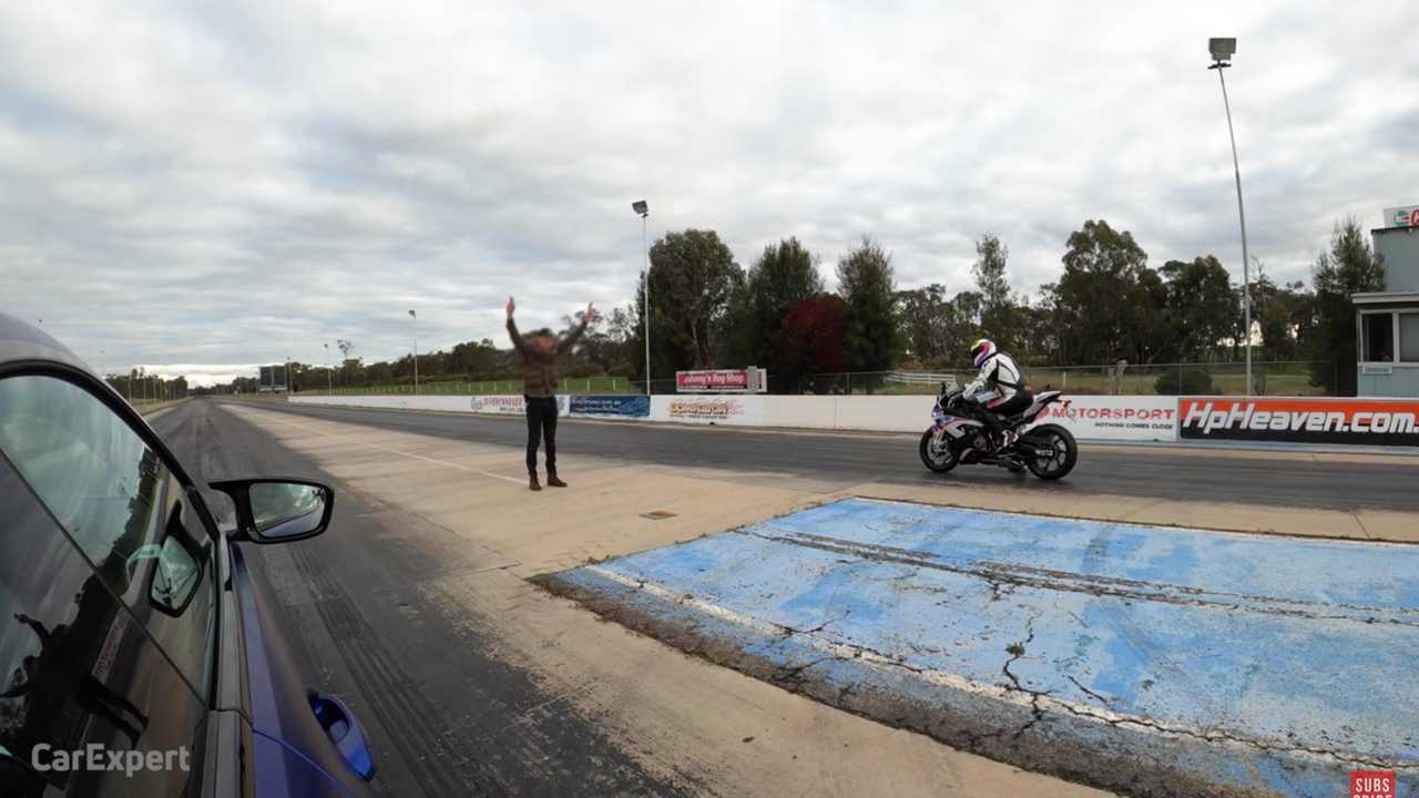 m8 vs s1000 01