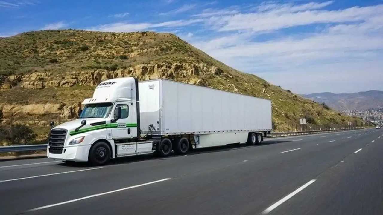Freightliner eCascadia - Penske Truck Leasing fleet