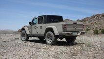 2020 Jeep Gladiator Mojave Exterior Rear Quarter