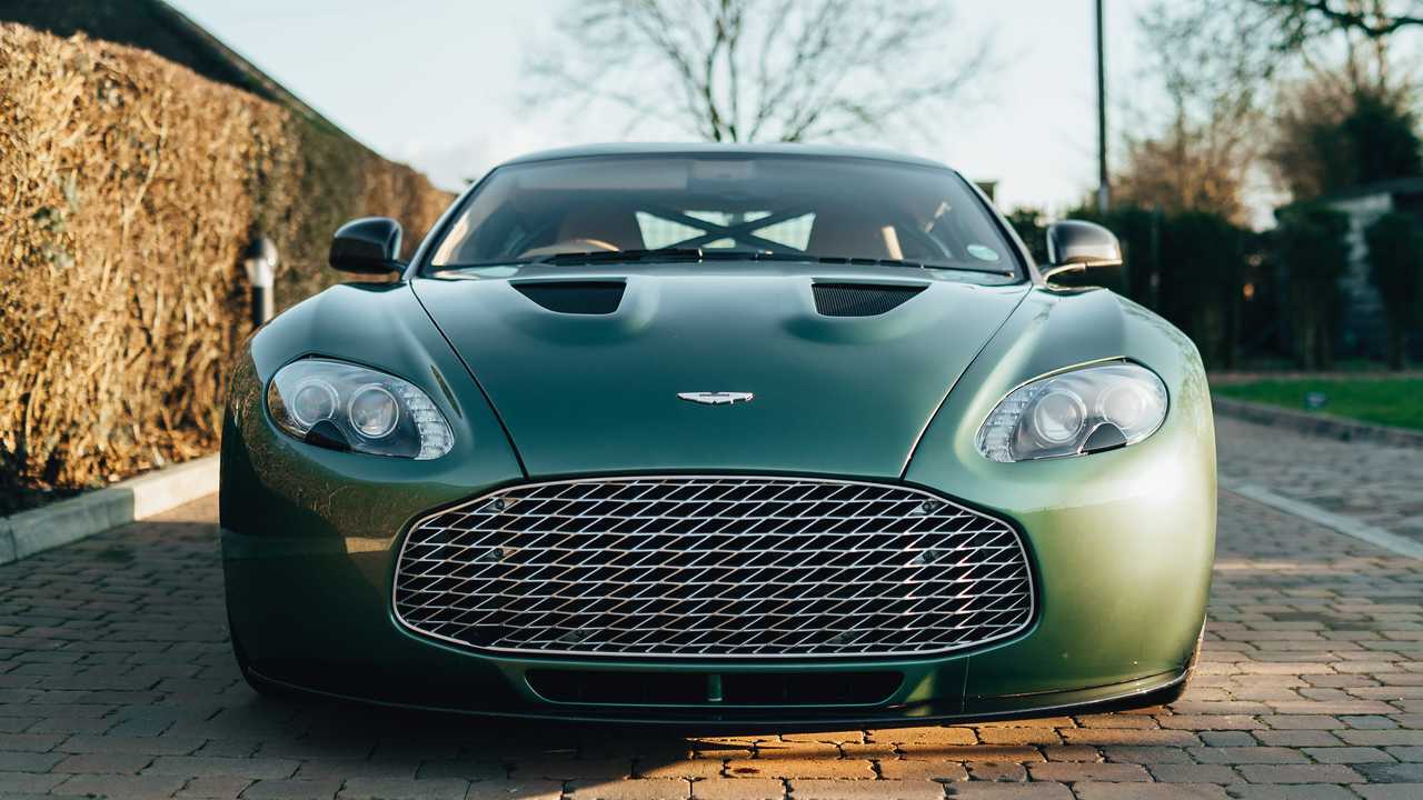 Aston Martin V12 Zagato de aluminio