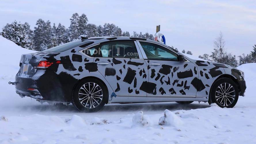 Genesis G80 test mule spy photo