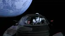 Tesla Roadster segelt im All