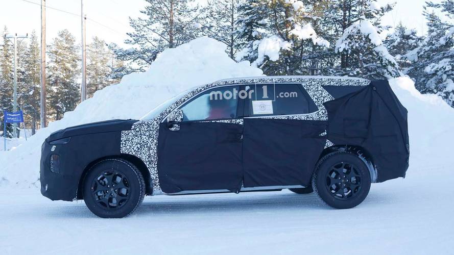 Hyundai Three Row SUV Spy Photo