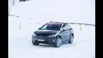 Tesla Model S, 1000 km tra neve, autostrada e tante salite