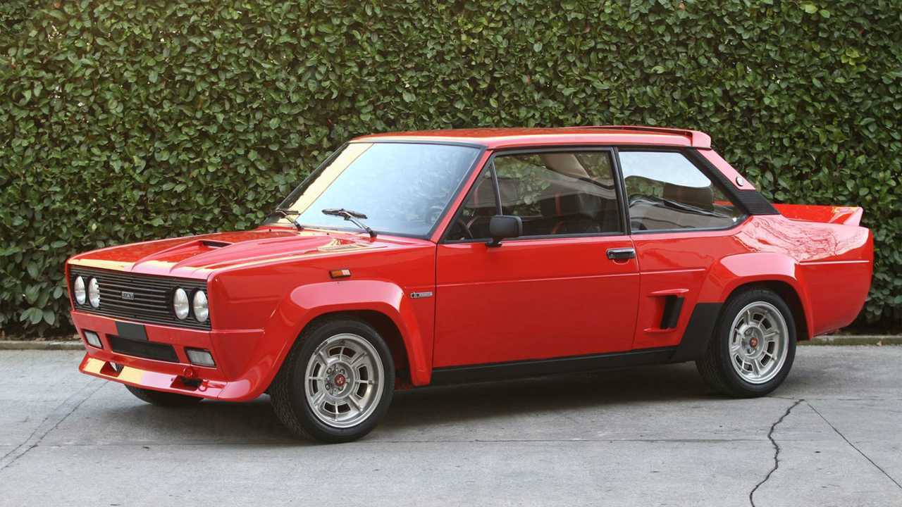 Fiat 131, le foto e la storia