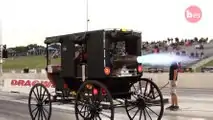 Amish-Kutsche mit Düsentriebwerk