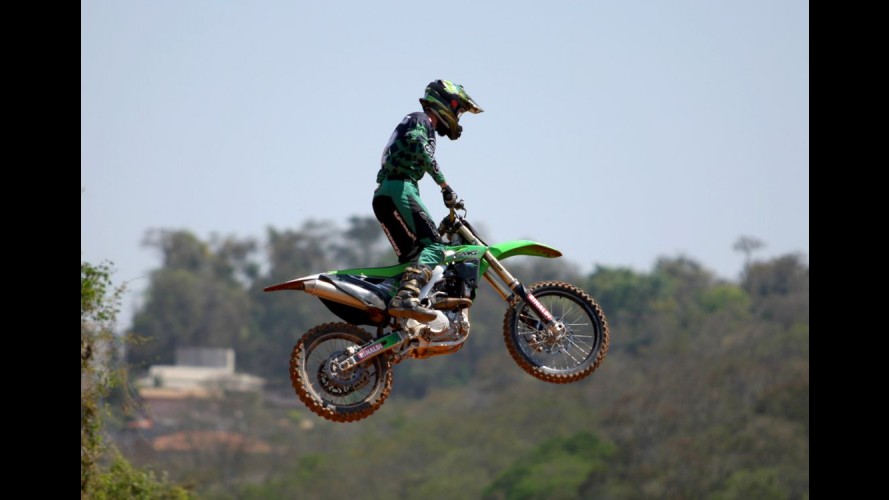 Kawasaki apresenta linha offroad 2016; KX450F é destaque