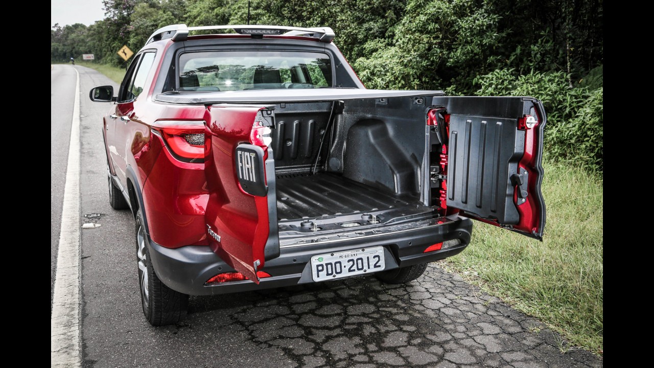 A dúvida do ano! Fiat Toro encara Jeep Renegade - veja teste completo