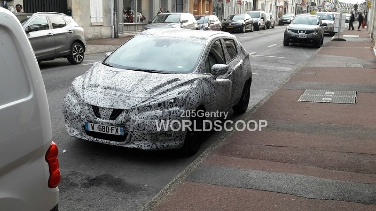 Novo Nissan March 2017: flagra do interior confirma inspiração no Kicks
