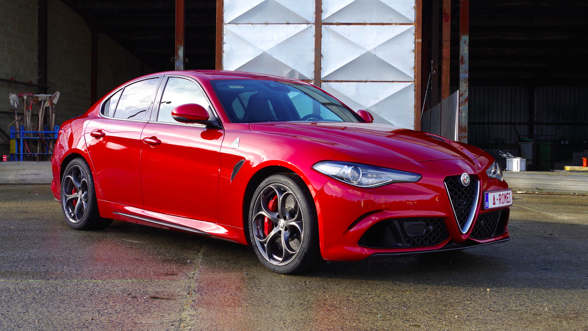 Insolite Une Alfa Romeo Giulia Quadrifoglio 224 Seulement 225