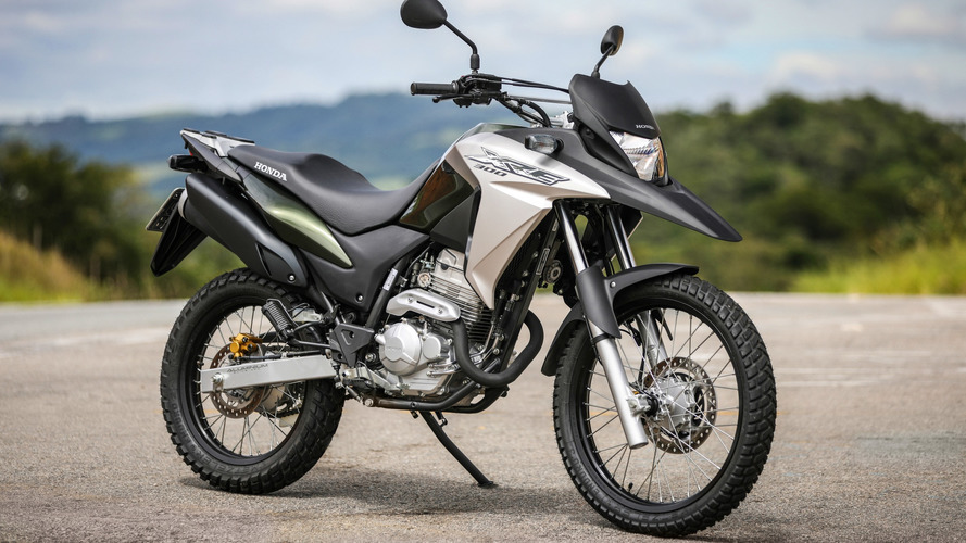 Honda XRE 300 chega à linha 2017 com novas cores e preço inicial de R ...
