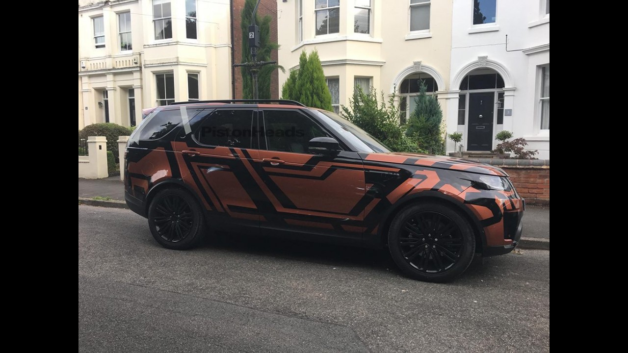 Land Rover Discovery 2017 já aparece em álbum de família antes do nascimento