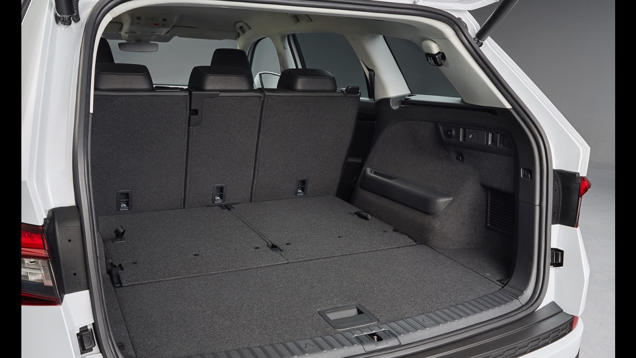 "Primo do Tiguan", inédito Skoda Kodiaq revela o interior em primeiras fotos