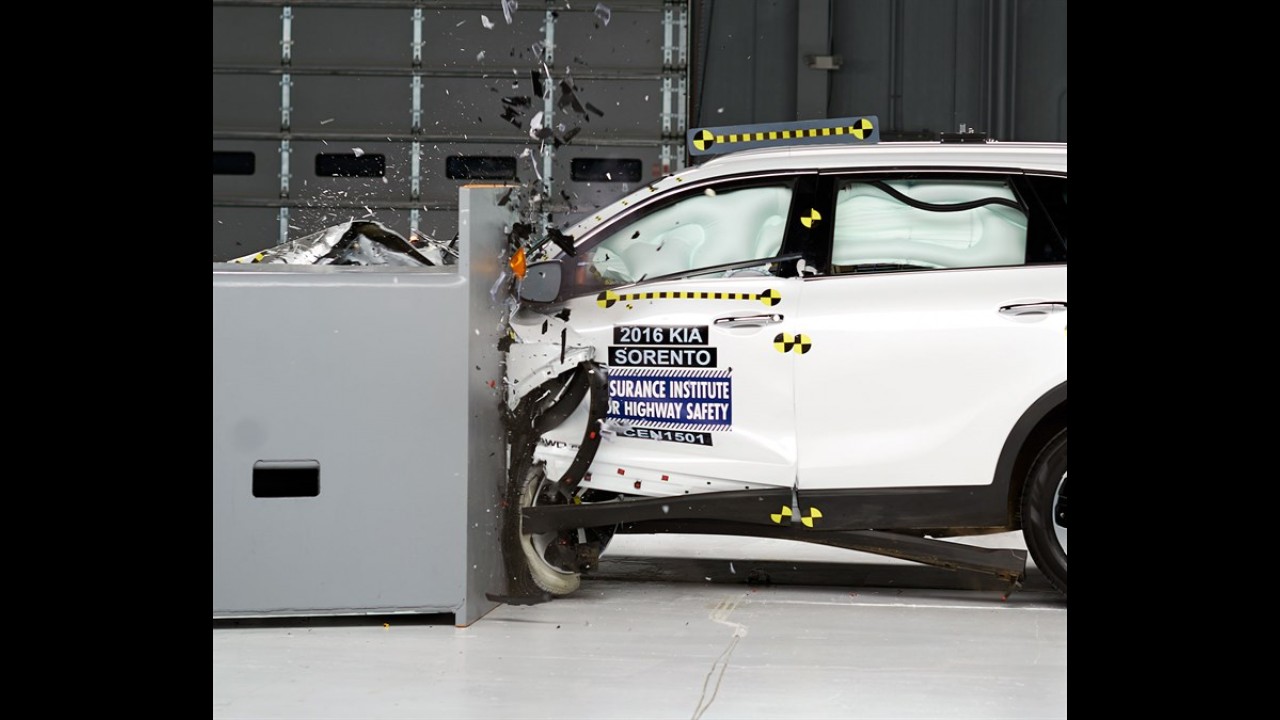 Kia Sorento 2016 se destaca em segurança e recebe o Top Safety Plus