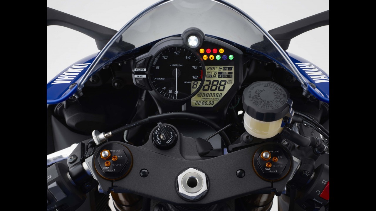 Nova Yamaha YZF-R6 2017 ganha componentes da R1 e pacote eletrônico