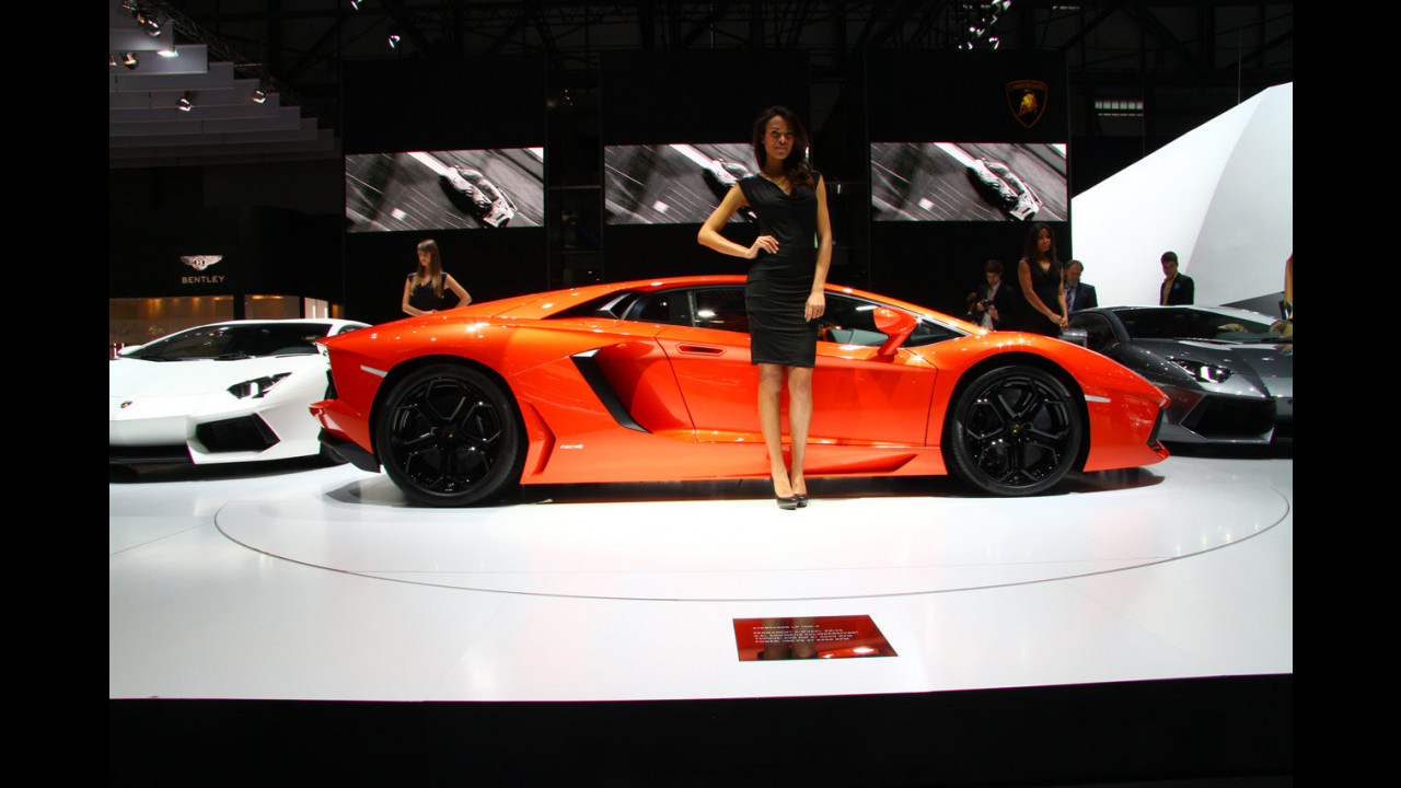 Dentro la Lamborghini Aventador LP700-4 al Salone di Ginevra
