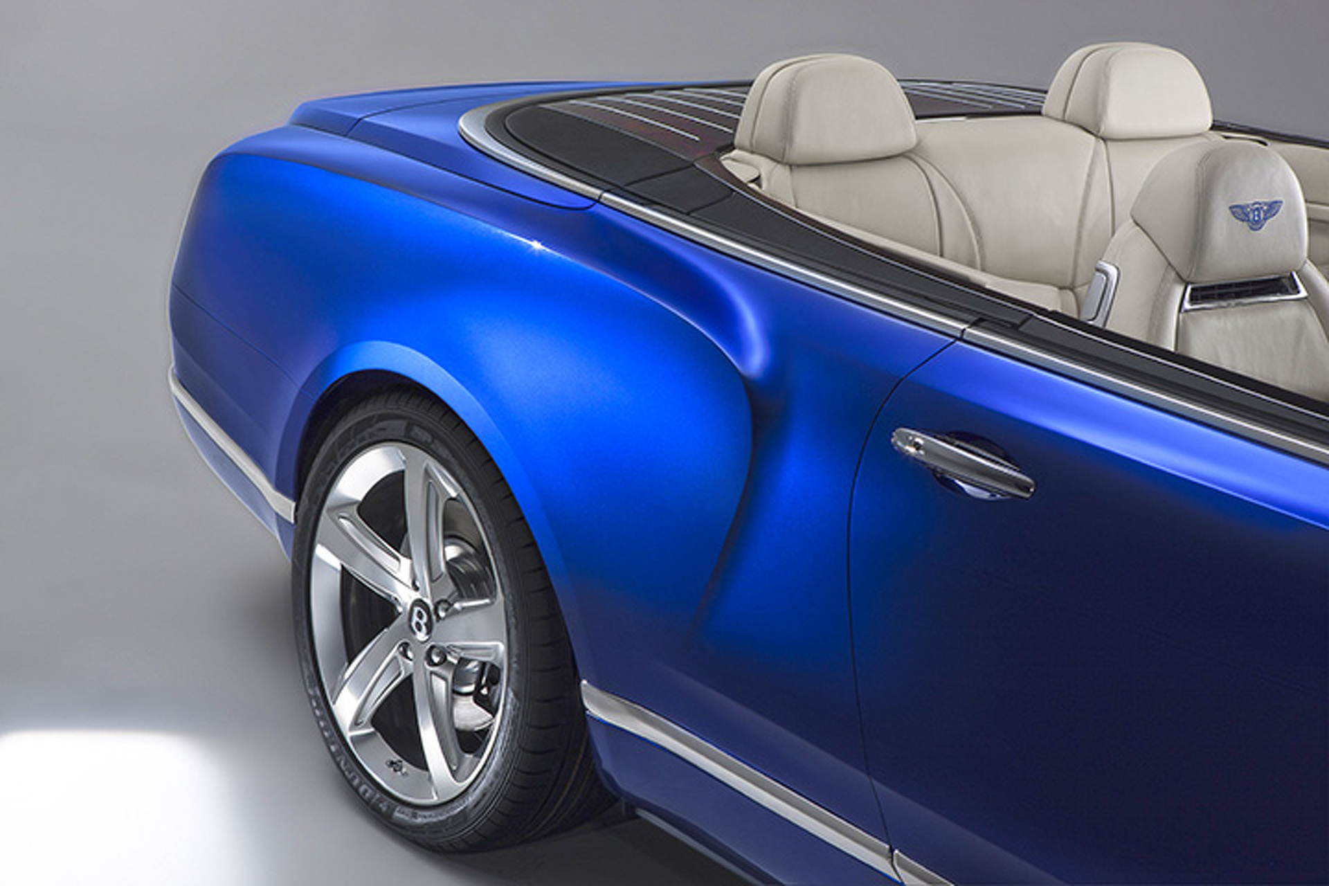 Bentley Goes Grand in LA With New Convertible Concept