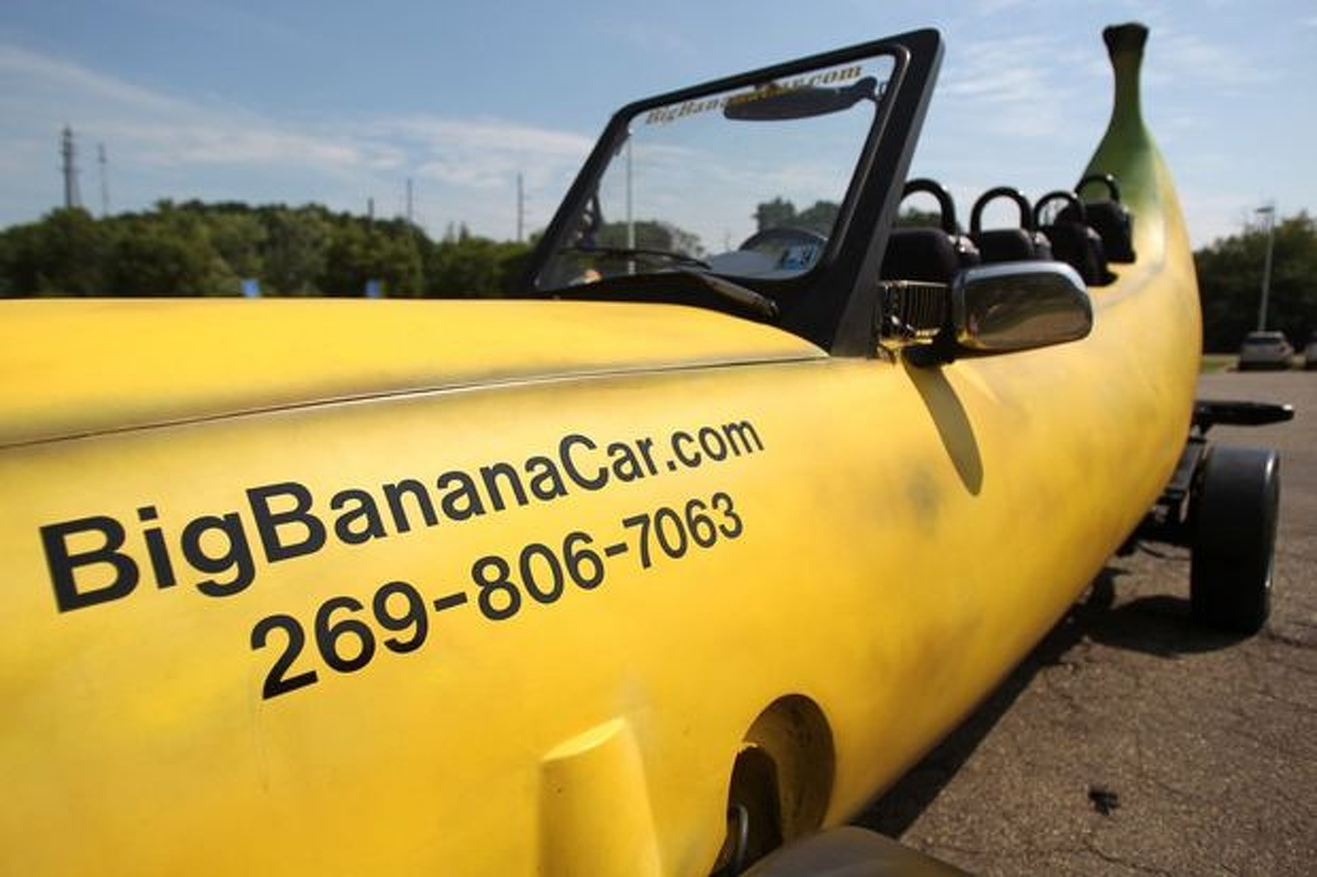 Giant Banana Car Meets Giant Toaster Car in Kalamazoo, MI
