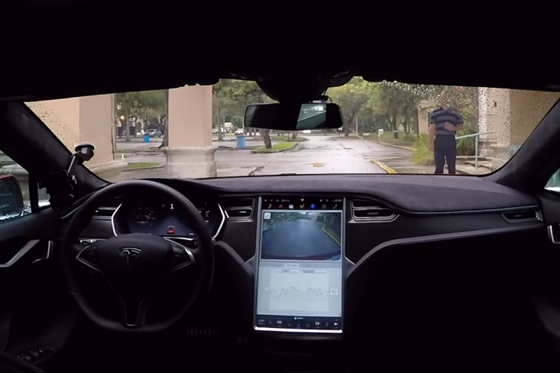 Watch a Tesla Model S Drive Itself to Its Owner